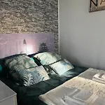 L'etoile De *